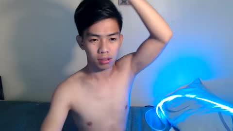 clyde_twinkx online show from July 1, 6:27 pm