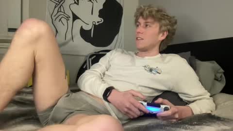 Snapshot of clydeaustin chatting on February 16, 3:37 am Clyde Austin online show from February 16, 3:37 am