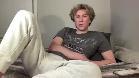 Snapshot of clydeaustin chatting on October 18, 2:49 am Clyde Austin online show from October 18, 2:49 am