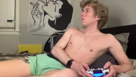 Snapshot of clydeaustin chatting on December 23, 3:18 am Clyde Austin online show from December 23, 3:18 am