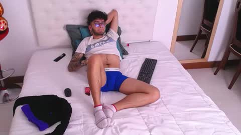 Snapshot of cock_fox chatting on October 10, 4:18 am Camilo online show from October 10, 4:18 am