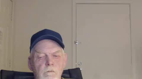 Snapshot of cockreadynow4u chatting on January 25, 12:38 am cockreadynow4u online show from January 25, 12:38 am