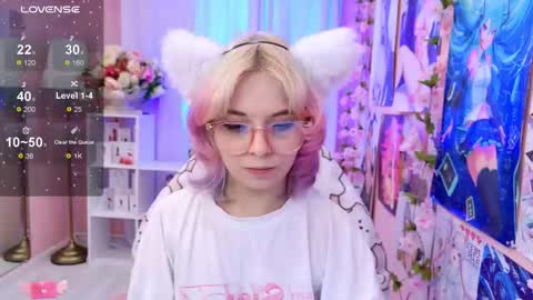 Mia online show from October 13, 3:47 pm