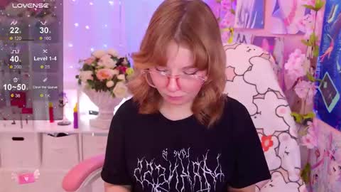 Mia online show from March 4, 10:29 pm