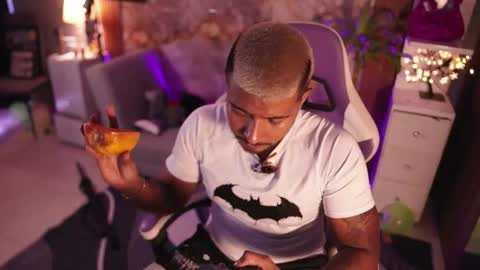 Andres online show from November 2, 1:33 pm