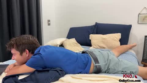 Snapshot of colbyknox chatting on October 19, 10:58 pm colbyknox online show from October 19, 10:58 pm