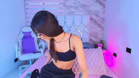 colett online show from July 28, 12:12 pm