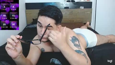 colin_lewisss online show from November 30, 11:45 pm