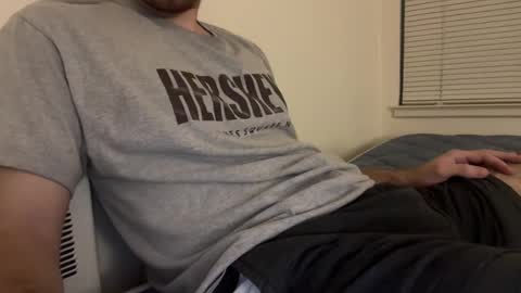 Snapshot of college0tter chatting on September 30, 8:03 am college0tter online show from September 30, 8:03 am