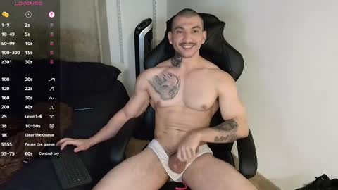 colombianmuscle8 online show from February 16, 2:09 am