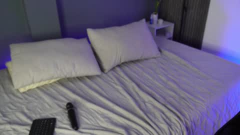 conielaurenth online show from March 5, 9:05 am