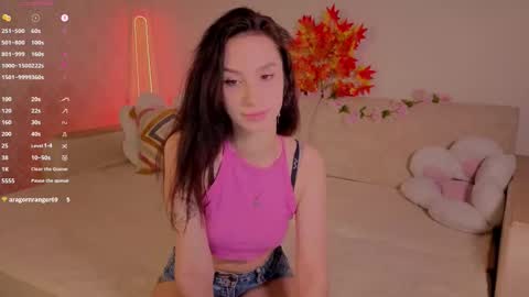 coochyy online show from October 27, 12:05 pm