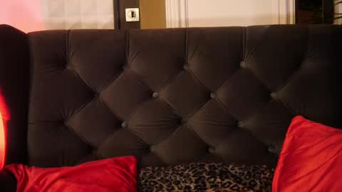 Snapshot of coolteacher chatting on February 20, 9:11 am Ginger The Cringer online show from February 20, 9:11 am