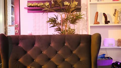 Snapshot of coolteacher chatting on February 6, 9:22 am Ginger The Cringer online show from February 6, 9:22 am