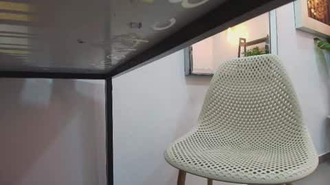 Snapshot of coral_lise chatting on September 22, 11:03 am Coral online show from September 22, 11:03 am
