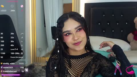 Coraline connected from 10 pm to 6 am Colombia time online show from December 5, 3:55 pm