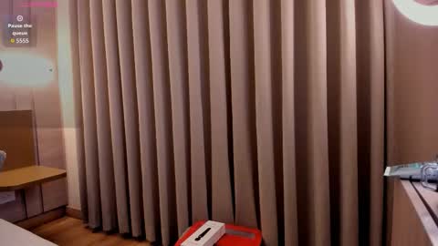 corinabrown_ online show from September 16, 12:18 pm