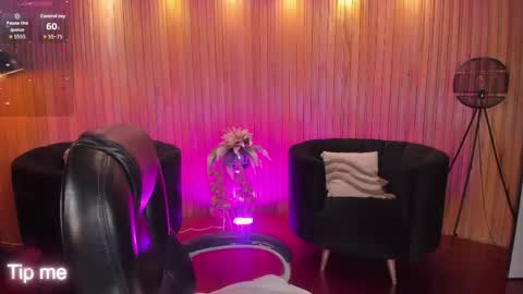 Corinne Russo online show from December 15, 5:36 am