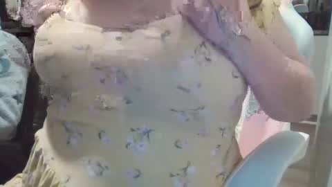 corrupted_cherry online show from November 19, 8:02 am