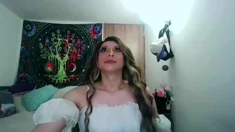 cosmic_crystal online show from February 1, 8:28 pm