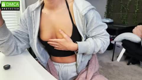 BrittanyRose online show from April 8, 1:14 pm