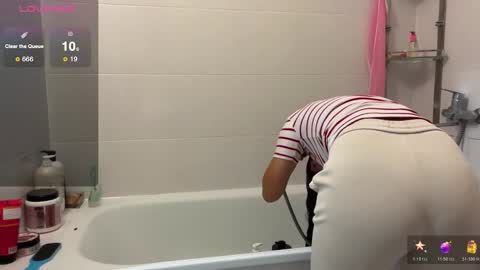 Lina online show from December 1, 5:11 pm