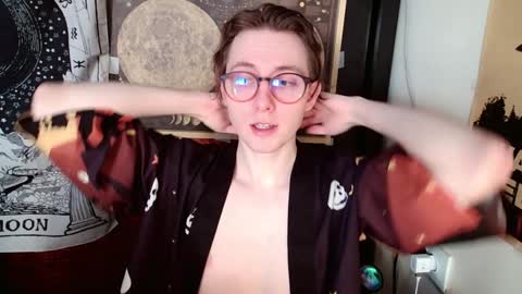 Snapshot of cosmonudes chatting on February 6, 11:42 am Barry online show from February 6, 11:42 am