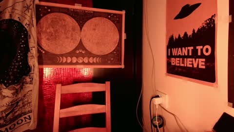 Snapshot of cosmonudes chatting on February 25, 6:33 pm Barry online show from February 25, 6:33 pm