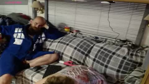 Alaskawildcouple online show from January 10, 4:18 am