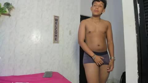 couple_hardroom online show from February 10, 12:57 am