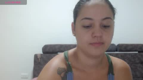  ALEJANDRO Y EMILY  online show from February 11, 10:08 am