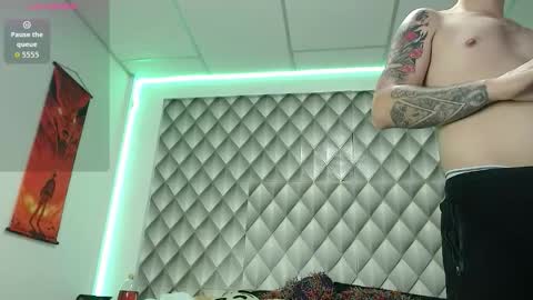 Snapshot of couplelatin17xxx chatting on October 26, 8:52 pm Couplelatin online show from October 26, 8:52 pm