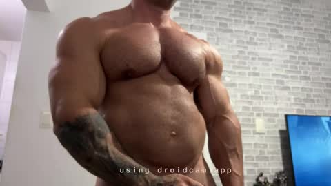 couplemuscle40 online show from April 8, 1:30 am