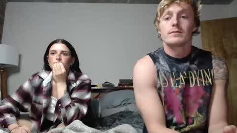 coupllecum online show from November 20, 11:13 pm