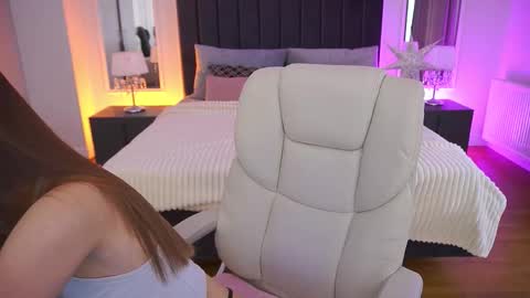 cozymell online show from March 29, 6:37 am