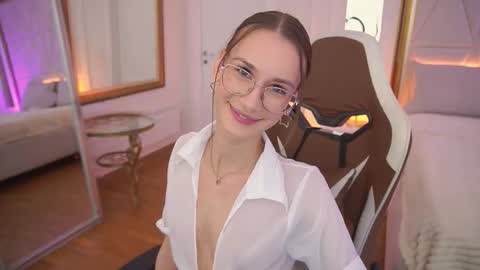 cozymell online show from March 24, 2:23 pm