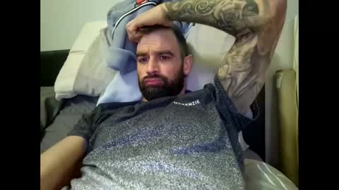 cozzyfella97 online show from October 6, 11:22 pm