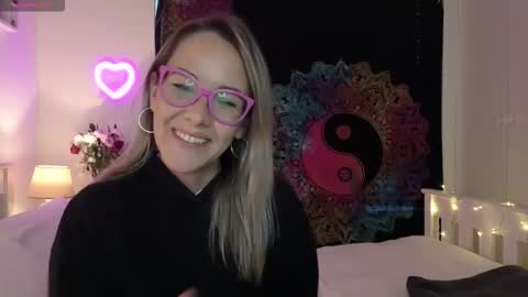 Stacy 2pm to 6pm mon-fri 3 CAT online show from November 27, 5:31 pm