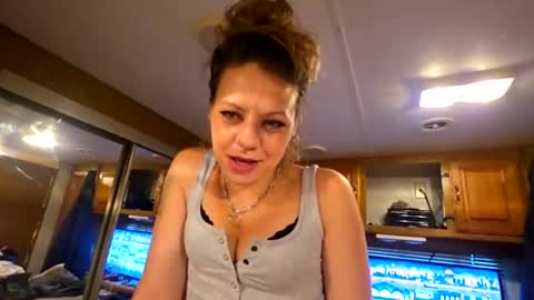 crazybuilder1 online show from June 24, 11:23 pm
