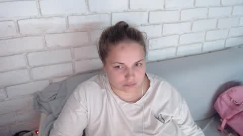 Crazyy Girl  online show from October 9, 5:29 pm