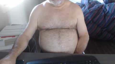 Creamormilk online show from October 4, 8:06 pm