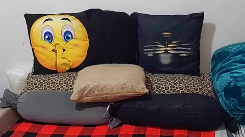 creamyhub online show from February 2, 8:54 am