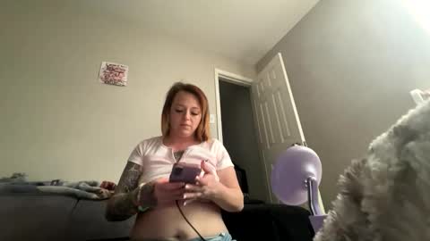 creamykellz online show from February 22, 7:27 pm