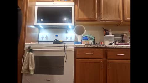 creamymilf11 online show from December 1, 7:28 am