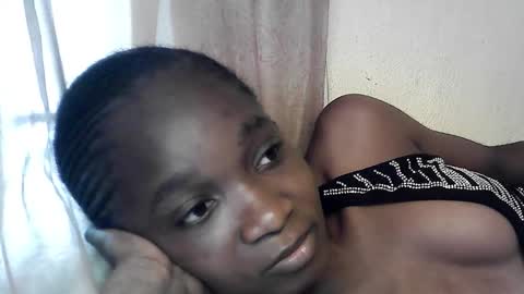 Snapshot of creamyxsugar chatting on October 21, 10:42 am creamyxsugar online show from October 21, 10:42 am