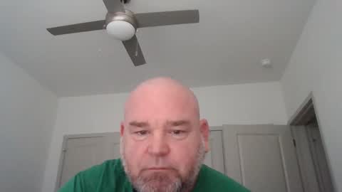 W online show from May 6, 11:49 am