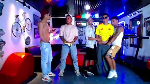 crismens online show from June 17, 8:25 pm