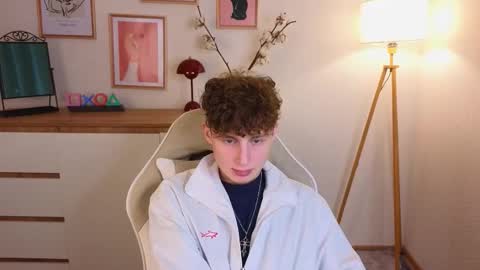 Chris online show from October 19, 2:55 pm