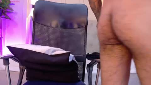 criss_hardcock_ online show from May 20, 4:57 pm