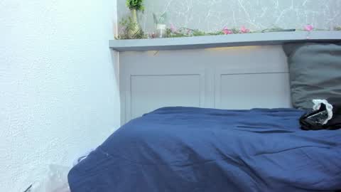 cristalbm_ online show from March 20, 7:24 am